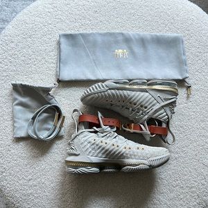 Nike LeBron x HFR 16 Sneakers